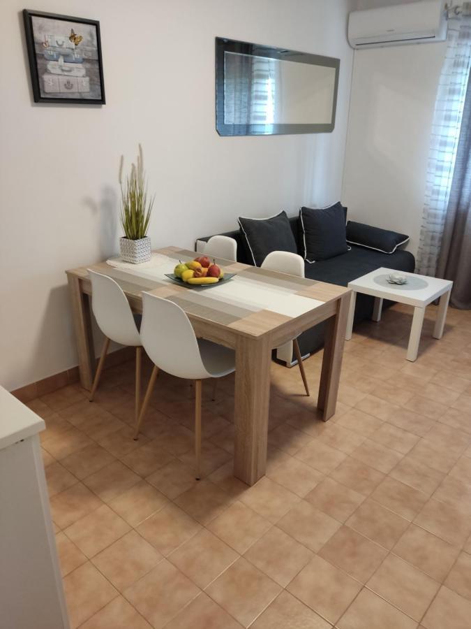 Sun house Appartement Brzac Buitenkant foto