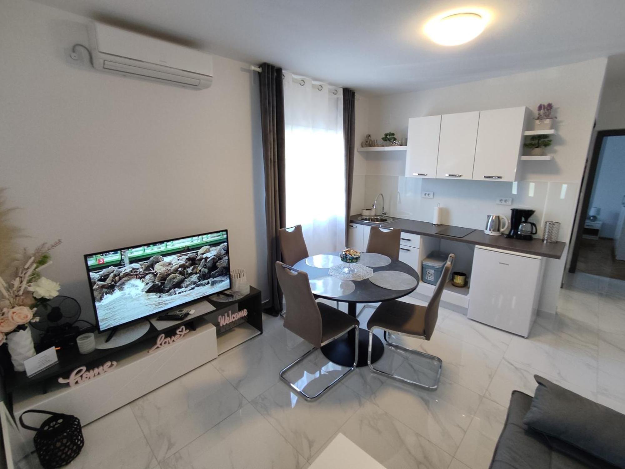 Sun house Appartement Brzac Buitenkant foto