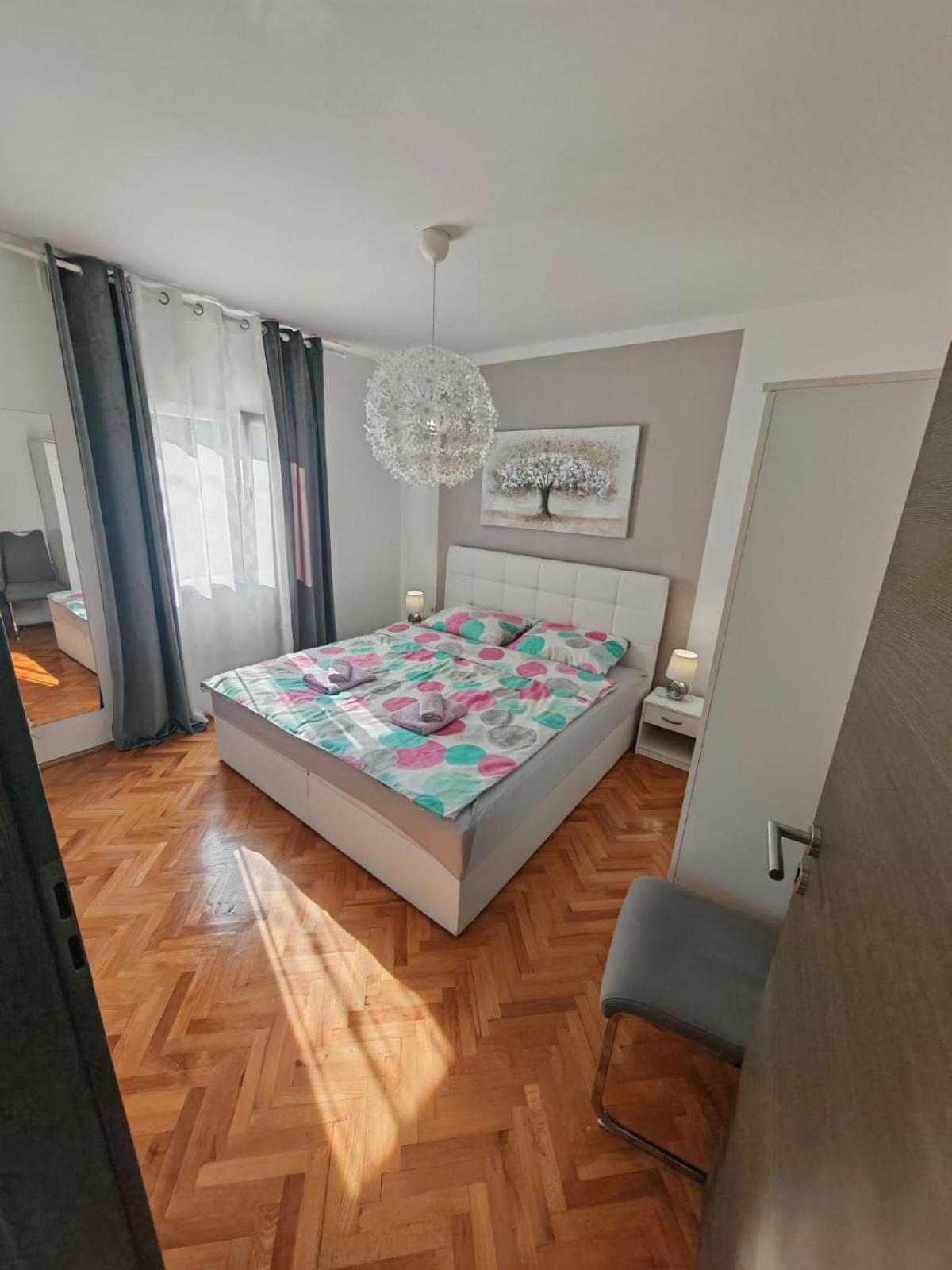 Sun house Appartement Brzac Buitenkant foto