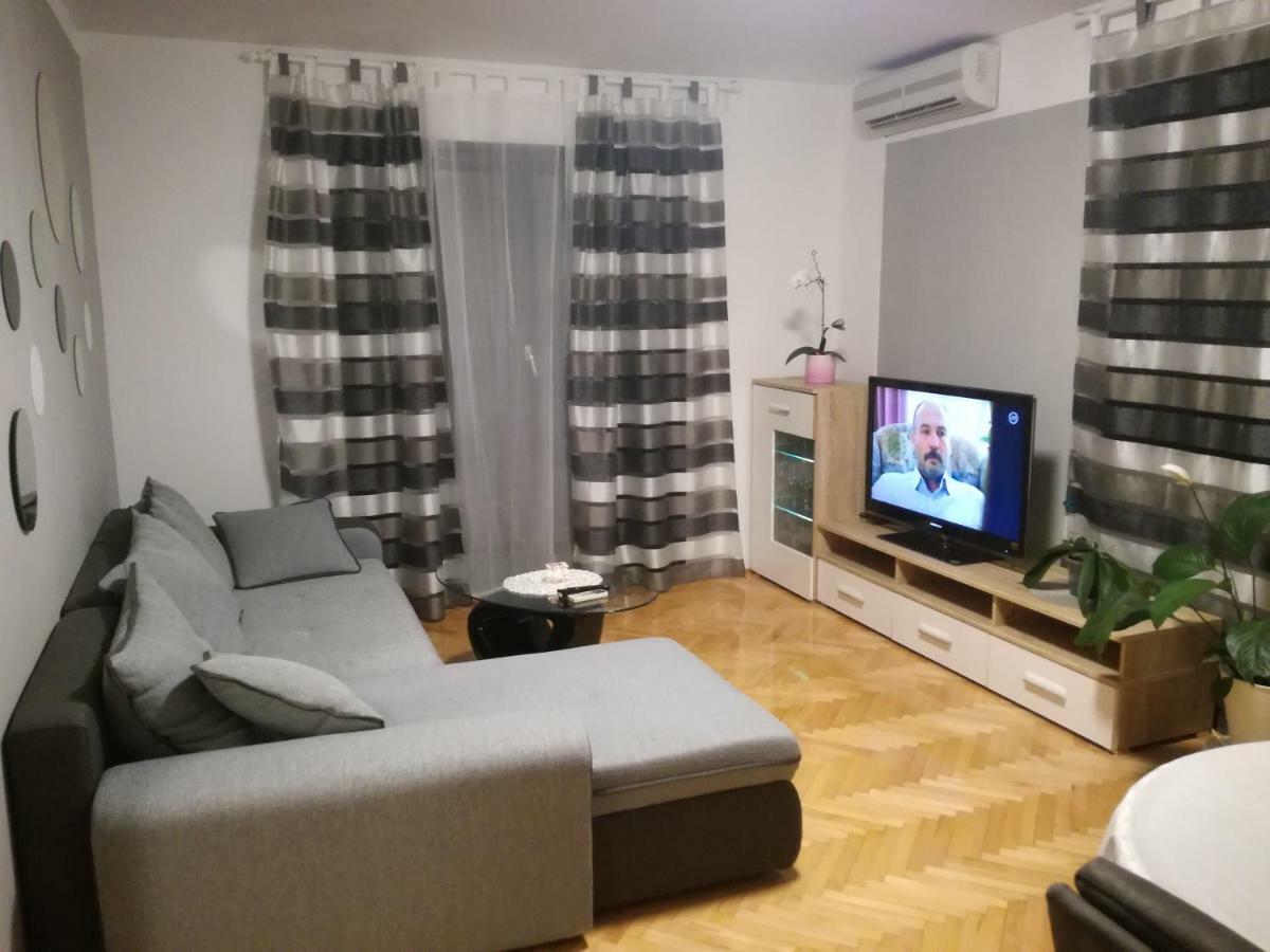Sun house Appartement Brzac Buitenkant foto